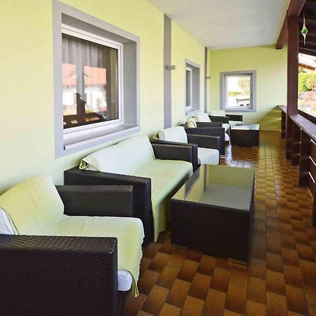 Gemuetliches Apartment In Ruhelage Villach Dış mekan fotoğraf