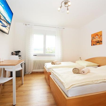 Gemuetliches Apartment In Ruhelage Villach Dış mekan fotoğraf